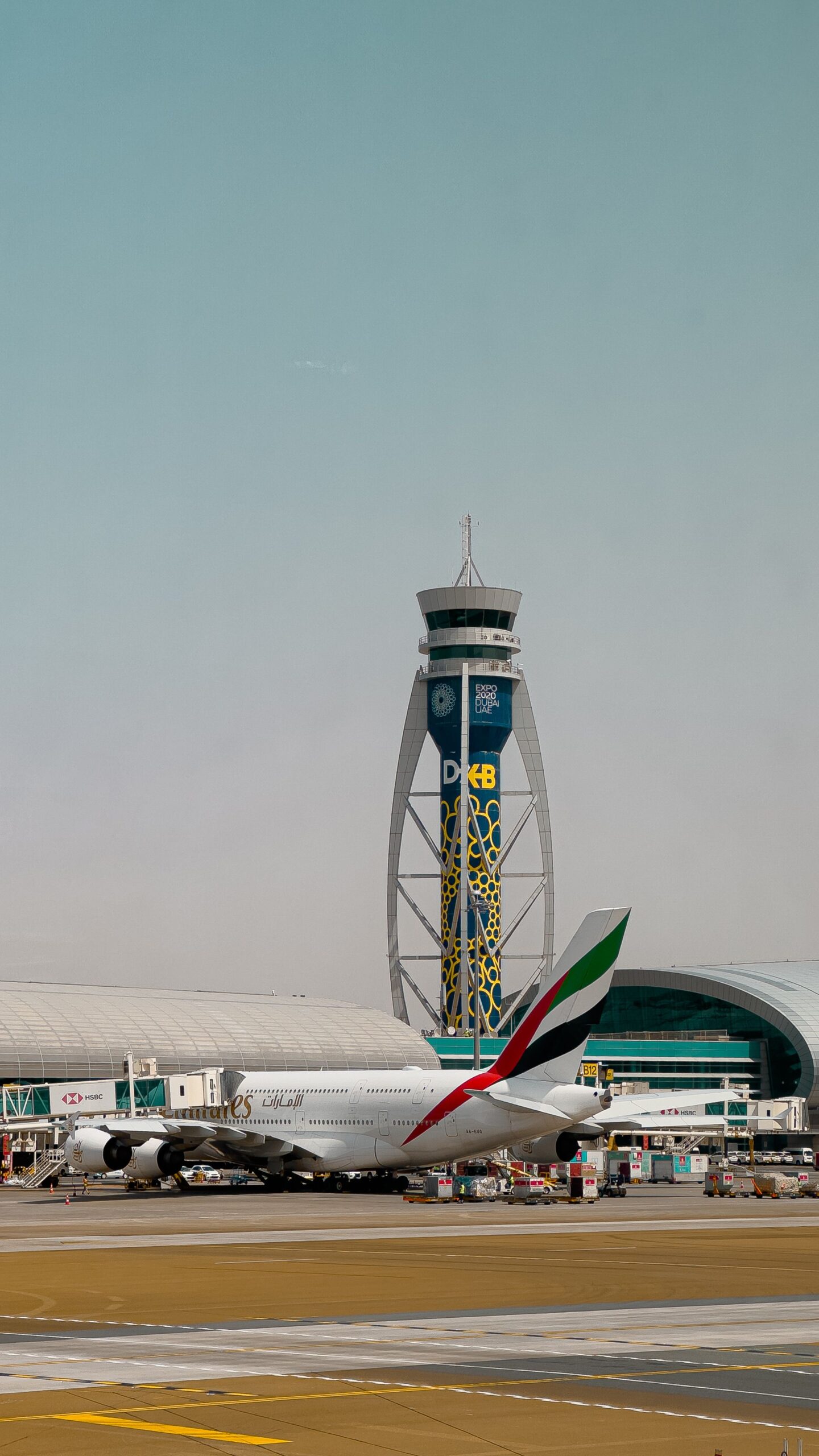 Dubai airport aircraft and terminal